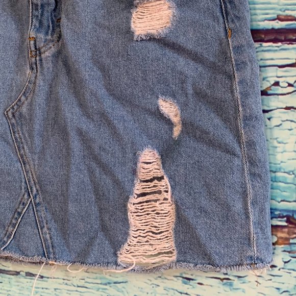 H&M Divided Distressed Denim Skirt - Picture 2 of 5